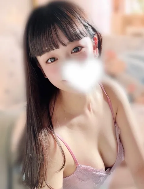 久留くるり〜元アイドルの20歳｜【新宿メンズエステ  スイートミスト】 有名セラピスト多数在籍 至高のオイルマッサージ